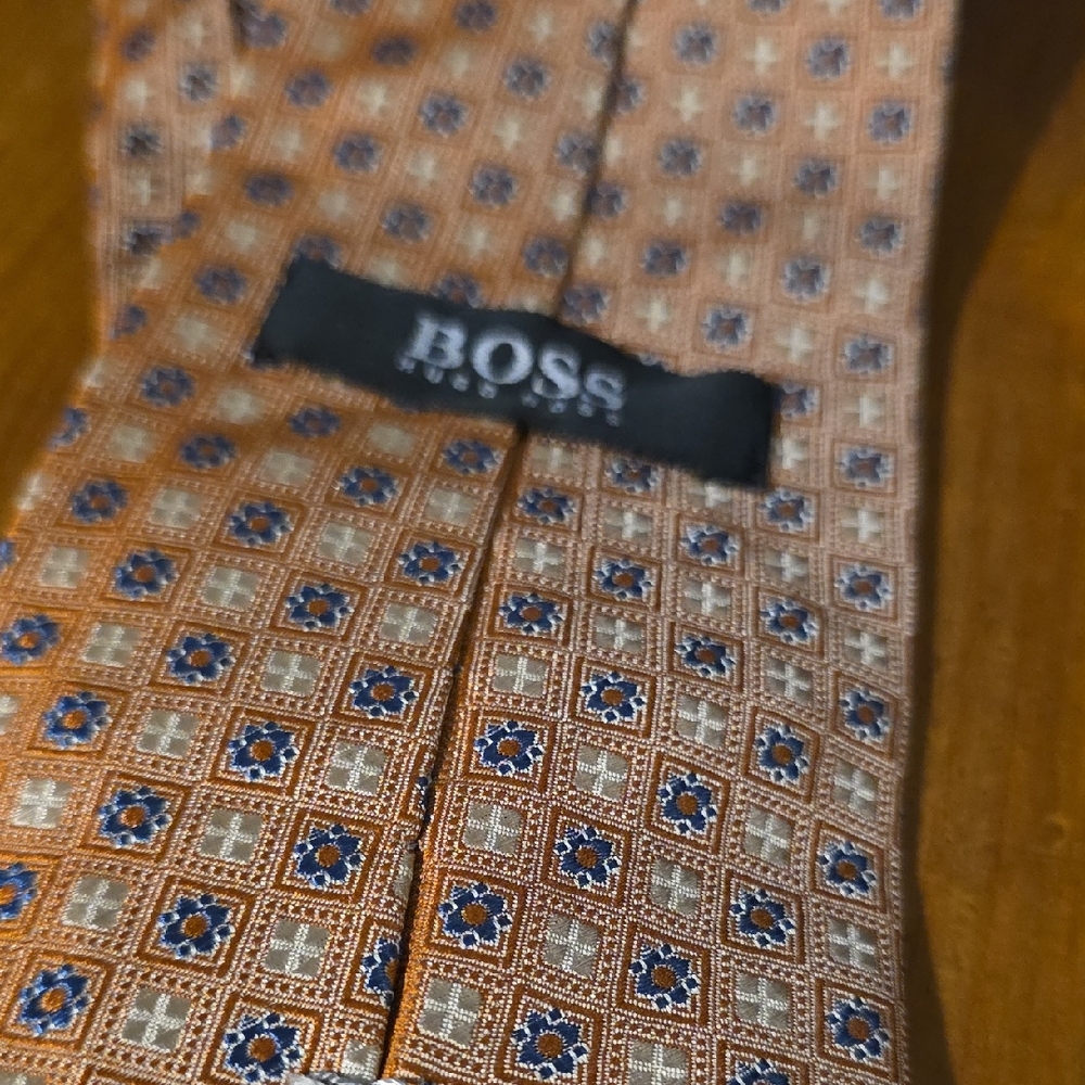 Boss Men's Tie in Light Pink and Blue Geometric Design